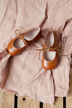 The most beautiful Mary Jane shoe design! Handmade with the highest quality leather in a lovely neutral tan colour and matching cotton laces. Girl shoes. Wholesale. Made in Spain.