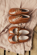 The most beautiful Mary Jane shoe design! Handmade with the highest quality leather in a lovely neutral tan colour and matching cotton laces. Girl shoes. Wholesale. Made in Spain.