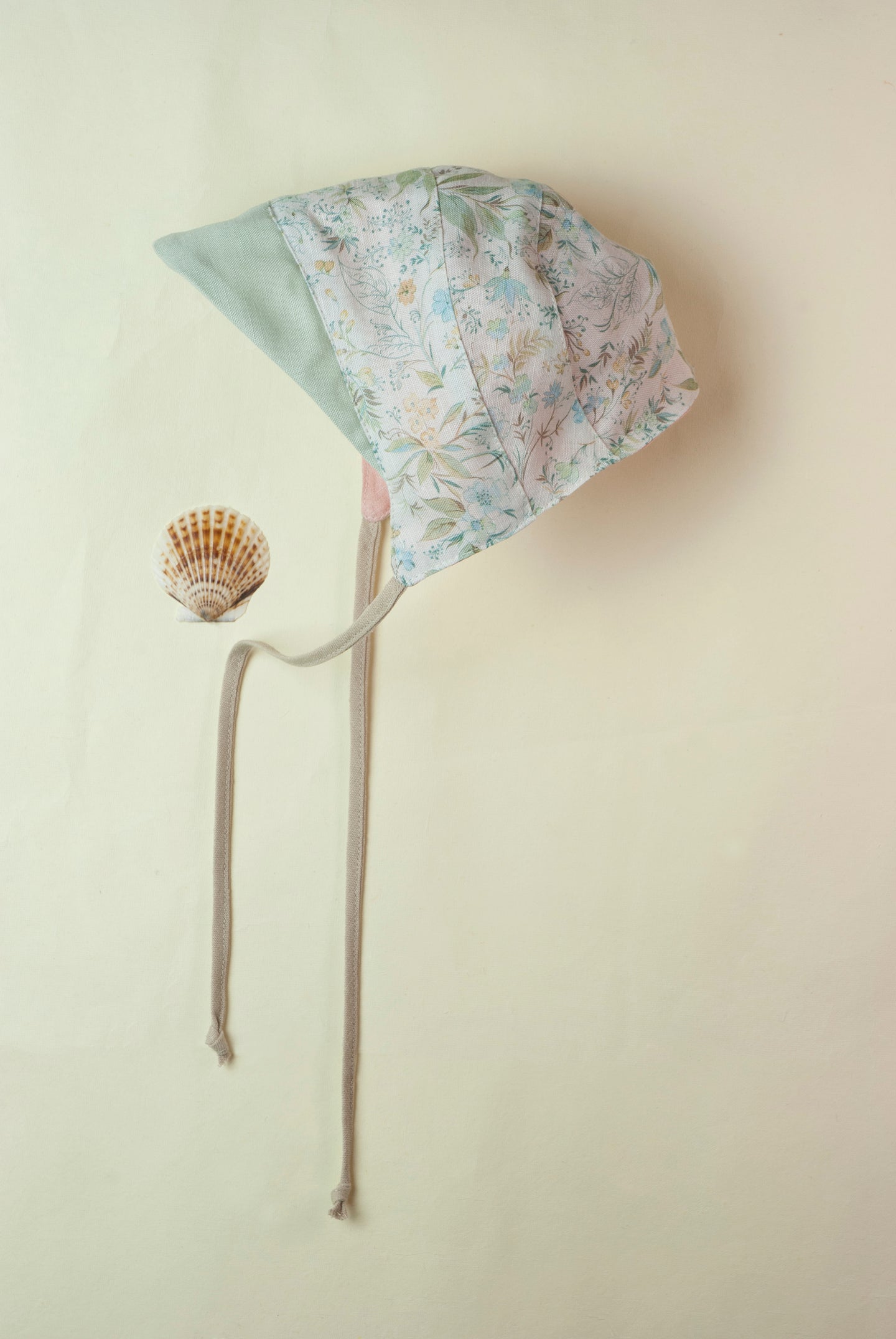 Reversible Flower Peaked Bonnet (SALE 50% OFF)