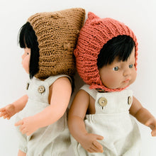 This cosy, textured doll bonnet is hand knitted in Europe, specially designed for the 38 cm dolls, but can fit dolls around 34 - 40 cm (13 - 15 inch) Miniland, Minikane, Paola Reina Gordis etc, has beautiful pixie shape with lovely popcorn details, just adorable!