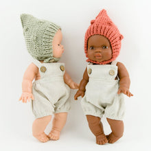 This cosy, textured doll bonnet is hand knitted in Europe, specially designed for the 38 cm dolls, but can fit dolls around 34 - 40 cm (13 - 15 inch) Miniland, Minikane, Paola Reina Gordis etc, has beautiful pixie shape with lovely popcorn details, just adorable!