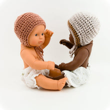This cosy bonnet is hand knitted in Europe, specially designed for the 32 cm dolls, can fit dolls around 30 - 34 cm (11- 13 inch) Miniland, Minikane, Paola Reina Gordis and similar.
