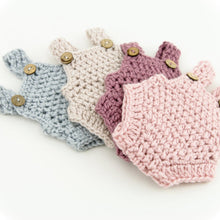 This cosy, textured knitted romper is hand knitted in Europe, specially designed for the 32 cm dolls, but can fit dolls around 30-34cm (11 - 13 inch) Miniland, Minikane, Paola Reina Gordis etc.