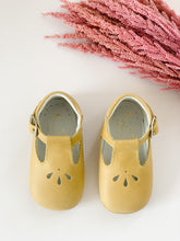 OLIVIA ANN Classic Scallop T Bar (Mustard)