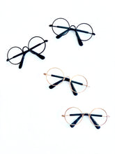 How cute are these sweet doll glasses to complement our beautiful doll collection of accessories? Learn through play empathy with this glasses, help your child emapathise with each other.