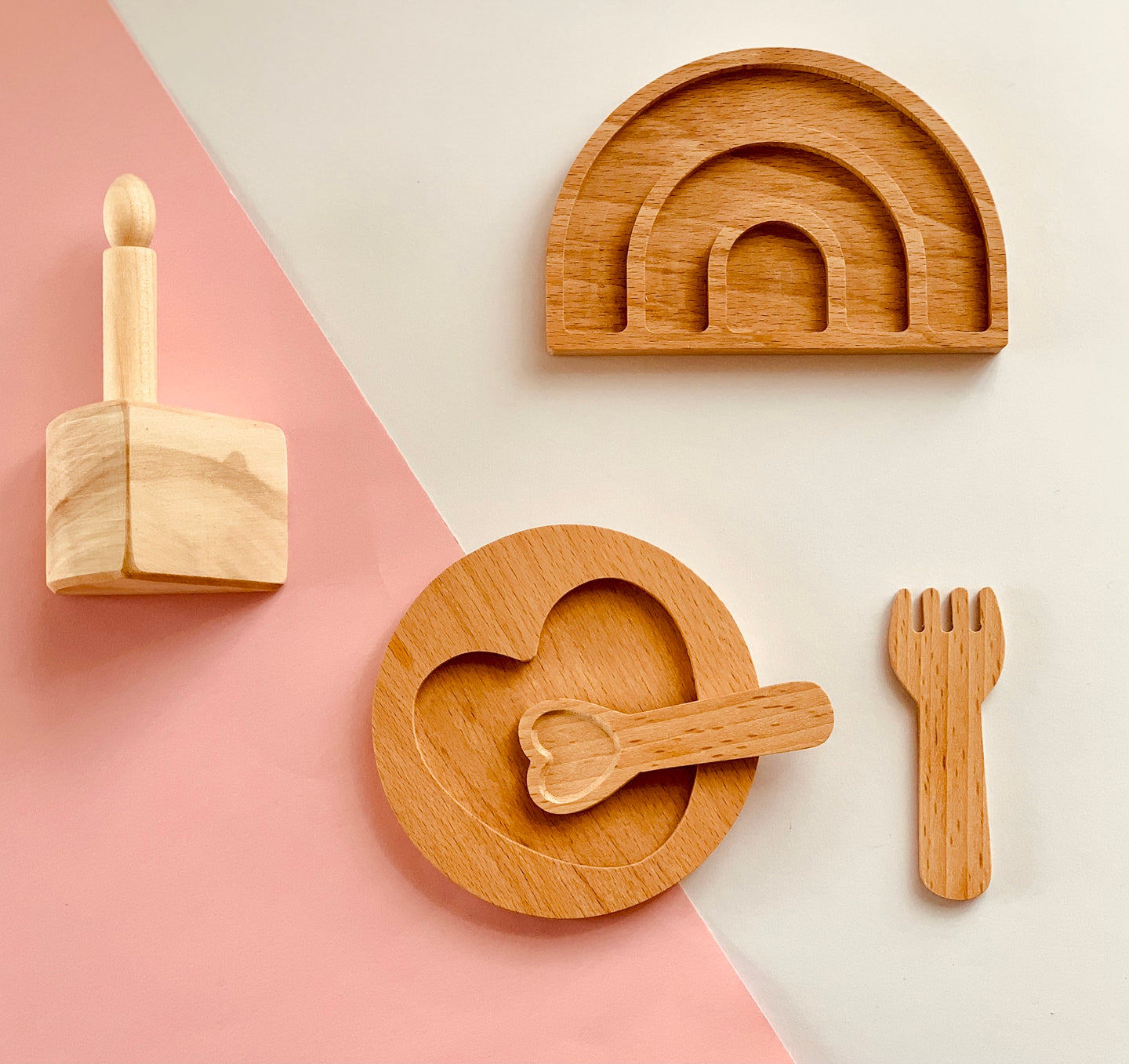 This wooden doll accessories set has an incredible delicacy and softness that we adore! Enhance their play time with our beautiful handcrafted in natural wood dolls Accessories Set.