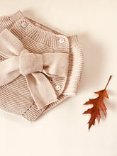 Adorable baby bloomers with a big bow, knitted in beige colour with 100% of the softest cotton.