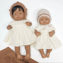 This cosy bonnet is hand knitted in Europe, specially designed for the 32 cm dolls, can fit dolls around 30 - 34 cm (11- 13 inch) Miniland, Minikane, Paola Reina Gordis and similar.