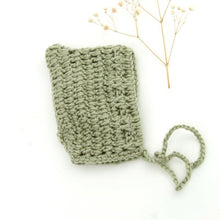 This cosy, textured pixie bonnet is hand knitted in Europe, specially designed for the 38 cm dolls, but can fit dolls around 34 - 40cm (13 - 15 inch) Miniland, Minikane, Paola Reina Gordis etc.