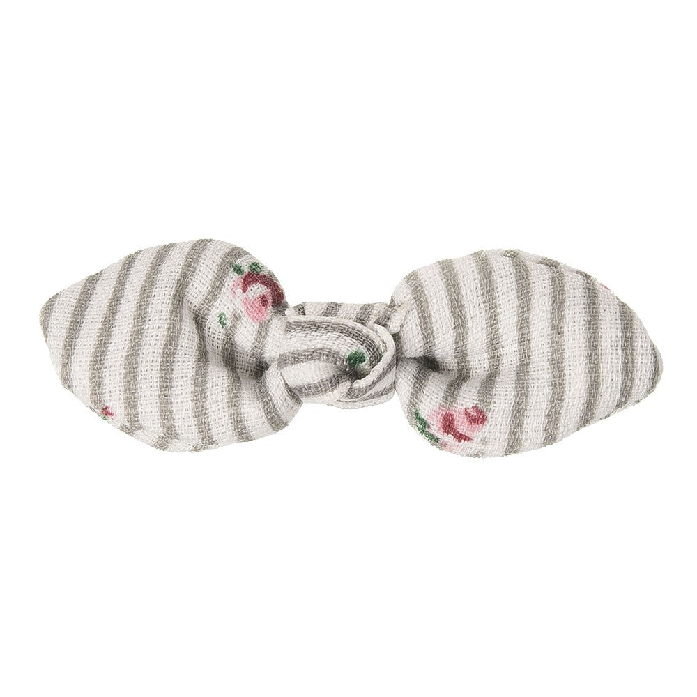 Beautiful hair bow in a delicate floral cotton stripes fabric, a unique handmade piece! Approximately 6 x 1.5 cm and secured to 4 cm snap hair clip. 