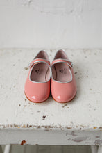 The sweetest Patent Leather Mary Jane Shoes in a beautiful bright colour and elegant silver trimming details! Made with the finest locally sourced Spanish leather, butterly soft and amazing quality! Wholesale. Girl shoes. Flower girl. Special occasions. Made in Spain.