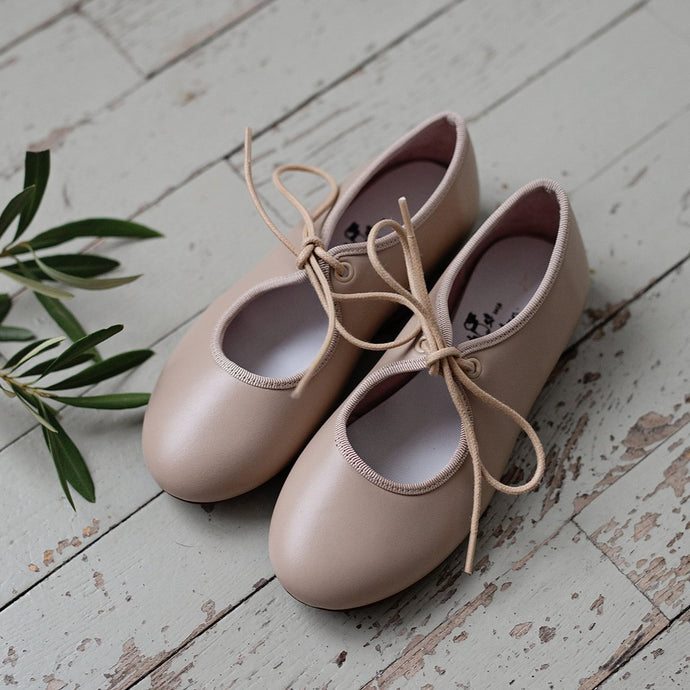 The most beautiful Mary Jane shoe design! We have made a little twist on our best seller classic Stone Mary Jane's for the spring/ summer season. Kids shoes. Girl shoes. Flower girl. Made in Spain. Wholesale.
