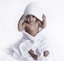 Embroidered Hooded Towel with a Sheep - all white 70x70cm