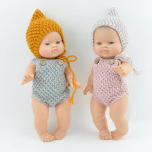 This cosy, textured knitted romper is hand knitted in Europe, specially designed for the 38 cm dolls, but can fit dolls around 34 - 40cm (13 - 15 inch) Miniland, Minikane, Paola Reina Gordis etc.