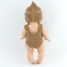 This cosy, textured doll romper is hand knitted in Europe, specially designed for the 38 cm dolls, but can fit dolls around 34 - 40 cm (13 - 15 inch) Miniland, Minikane, Paola Reina Gordis etc, has beautiful details with a middle line cable knit