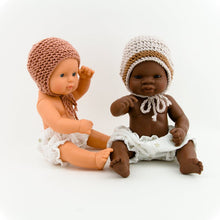 This cosy bonnet is hand knitted in Europe, specially designed for the 32 cm dolls, can fit dolls around 30 - 34 cm (11- 13 inch) Miniland, Minikane, Paola Reina Gordis and similar. 
