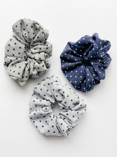 Beautiful handmade Scrunchie, they are the last fashion trend! This beautiful handmade piece suitable for girls or woman! Wholesale. Hair accessories. Olivia Ann .