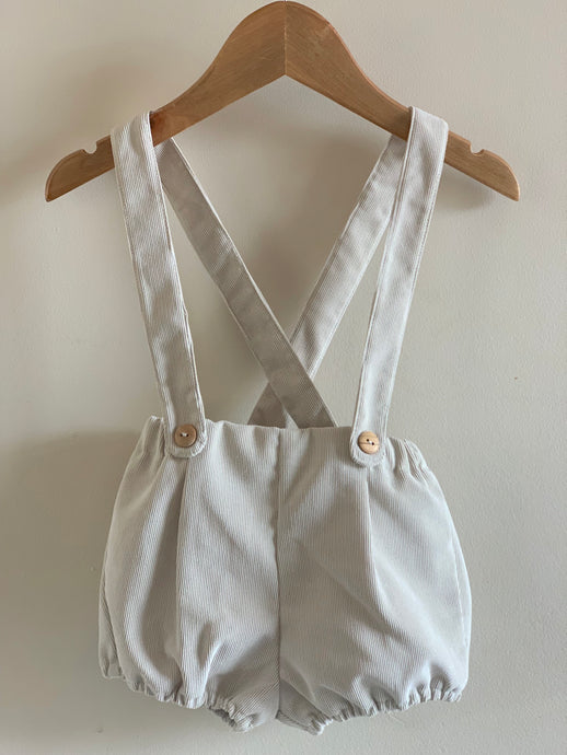 Sweet and classic design dungarees made with the most amazingly soft high quality corduroy. Romper
